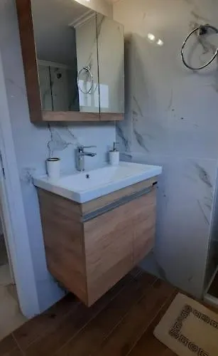 Comfort In The Апартаменты Каламата